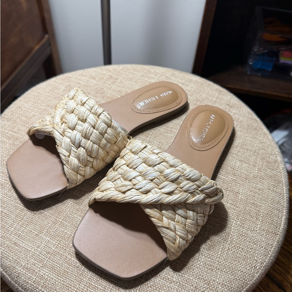 Elegant Braided Sandals in Cream by